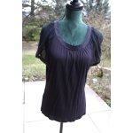 Jolie blouse noire alian manoukian au col satin� et manches courtes en voile. taille �tiquet�e:3.