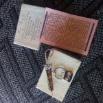 Jolie broche au petit point