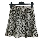 Jupe blanc cass� � motifs noirs. ceinture � nouer. kiabi. taille m / 38