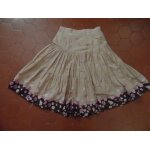 Jupe corolle voile de coton beige imprim fleurs blanche porte