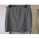 Jupe courte neuve taille 50 - 52 noir et blanche Jupe courte neuve taille 50 - 52 noir et blanche