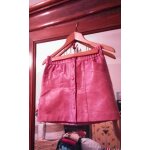 Jupe en faux cuir rose imitation peau de serpent 34 xs bershka neuve.