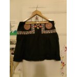 Jupe noire broderie colorée 42 xl desigual. Jupe noire broderie colorée 42 xl desigual.