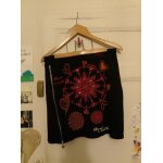 Jupe noire motifs colorés 38 m desigual. Jupe noire motifs colorés 38 m desigual.