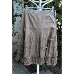 Jupe promod ds l'esprit jupon au tissu beige avec jolies r�silles en superposition. aille �tiquet�e:42. ...