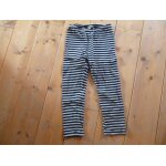 Legging in extenso À rayures noir et blanc 5 ans Legging in extenso À rayures noir et blanc 5 ans