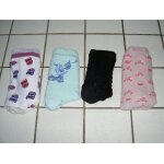 Lot de 4 paires de chaussettes unies 1 noire unie 1 verte avec motif escale en cr�te 1 blanche et parme ...