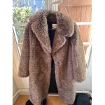 Manteau fausse fourrure bershka