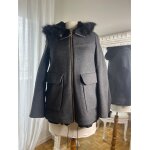 Manteau parka grise coupe cintrée capuche fausse fourrure / grey parka coat with a fitted cutzara faux ... Manteau parka grise coupe cintrée capuche fausse fourrure / grey parka coat with a fitted cutzara faux ...