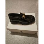Mocassins femme pointure 39 neufs  ; san marina ;