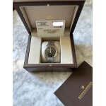 Montre baume et mercier
