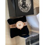 Montre femme versus versace