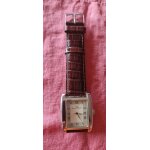 Montre femme yonger et bresson cadran rectangulaire, bracelet en cuir faon croco