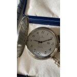 Montre � gousset de la marque festina. excellent �tat avec sa bo�te d?origine. pas de rayures ou de gravure. ...