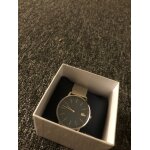 Montre de luxe : cadre bleu lacoste Montre de luxe : cadre bleu lacoste