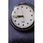 Montre swatch pop il faut mettre une pile et un bracelet large Montre swatch pop il faut mettre une pile et un bracelet large
