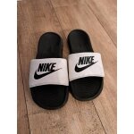Mules nike chaussures claquettes sandales homme femme blanc et noir 38. 5 peu porté envoi rapide et soigné ... Mules nike chaussures claquettes sandales homme femme blanc et noir 38. 5 peu porté envoi rapide et soigné ...