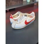 Nike classic cortez chaussure blanche et rouge en cuir basket 36. 5 eu / 6 us homme et femme