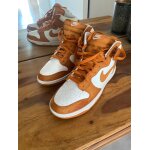 Nike dunk high orange Nike dunk high orange