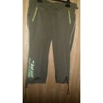 Pantacourt jennyfer. t. 36. couleur kaki. 2 poches avant fermeture eclair. 70 % coton - 30 % polyamide. ...