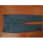 Pantalon 3 / 4 peau de pêche bleu pétrole blanche porte Pantalon 3 / 4 peau de pêche bleu pétrole blanche porte