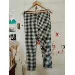 Pantalon  carreaux noirs / blancs 38 m zara .
