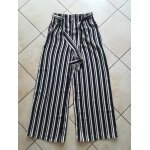 Pantalon � jambes larges �t� stradivarius taille m.