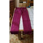 Pantalon jean coupe slim couleur bordeaux jennyfer modèle avec fermetures Éclairs décoratives sur jambes ... Pantalon jean coupe slim couleur bordeaux jennyfer modèle avec fermetures Éclairs décoratives sur jambes ...