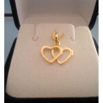 Pendentif en plaqu� or coeurs entrela��s