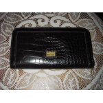 Porte monnaie , porte cartes mango de couleur noire , aspect peau de serpent , fermeture zippée , 5 grandes ... Porte monnaie , porte cartes mango de couleur noire , aspect peau de serpent , fermeture zippée , 5 grandes ...
