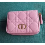 Portefeuille matelass� christian dior rose en cuir 2 plis12x10 cm, num�ro de serie � l'int�rieur