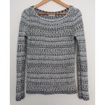Pull ajouré noir et blanc. promod. acrylique. coton. polyester. taille 38 Pull ajouré noir et blanc. promod. acrylique. coton. polyester. taille 38