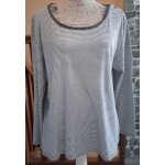 Pull fin ray� gris et blanc avec l'�paule boutonn�e