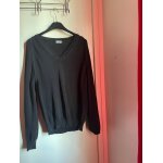 Pull homme christian dior, col en v en bon etat