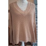 Pull oversize marron clair � grosses mailles avec le col en v