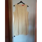 Robe alain manoukian 44 polyester 49%, coton 49%, Élasthanne 2% Robe alain manoukian 44 polyester 49%, coton 49%, Élasthanne 2%