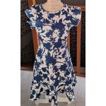 Robe blanche et bleu marine  petites manches