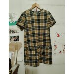 Robe À carreaux marrons traits blancs / noirs 38 m zara trafaluc. Robe À carreaux marrons traits blancs / noirs 38 m zara trafaluc.