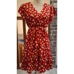 Robe courte fluide rouge et cr�me avec la ceinture