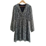 Robe courte noir et beige en voile � fleurs. primark. taille 40