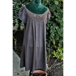 Robe courte promod marron � l'encolure en macram�. �tiquette coup�e mais 40.