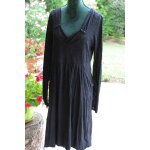 Robe ddp au tissu noir finement ajourè . coupe originale avec devt 2 grdes poches qui communiquent. taille ... Robe ddp au tissu noir finement ajourè . coupe originale avec devt 2 grdes poches qui communiquent. taille ...