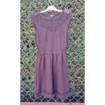 Robe avec dentelles sur le haut taille m marque jennyfer