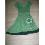 Robe desigual verte fleurs et paillettes perles devant taille s tbe