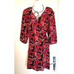 Robe droite genoux  ; cache - cache  ; 38 rouge noir. neuve.