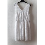 Robe g�mo taille 42 blanche avec broderies doubl�e tbe