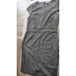 Robe grise avec manches