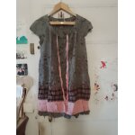 Robe grise motifs rouges / roses 40 l cop copine.