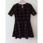 Robe h&m, demi - manches. taille 40. motif : carreaux. toucher velours ctel. fermeture au dos par petit ...