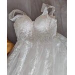 Robe de marie avec grand jupon et long voile